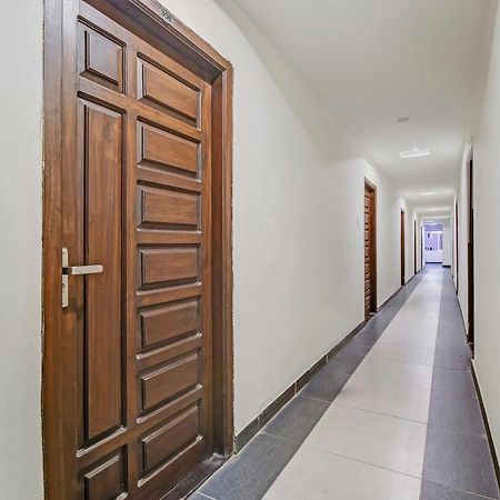 Collection O Galaxy Suites Hyderabad Esterno foto