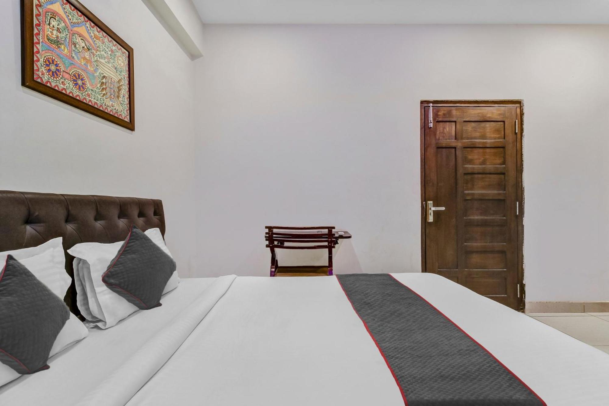 Collection O Galaxy Suites Hyderabad Esterno foto