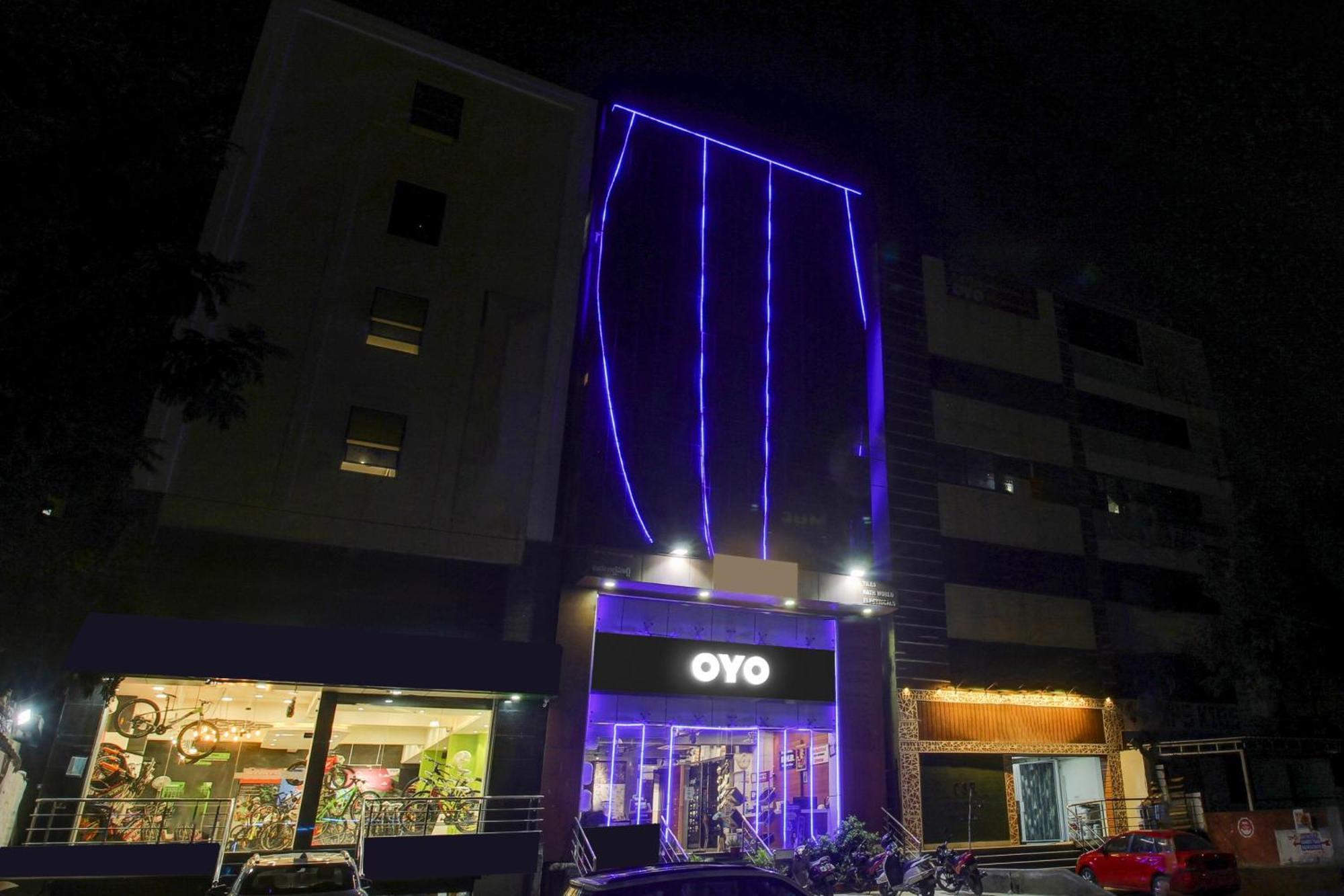 Collection O Galaxy Suites Hyderabad Esterno foto